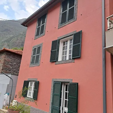 Refugio Catanho *